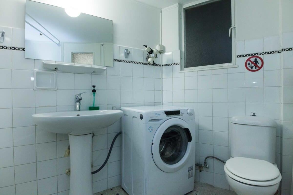 Charming Vintage 2Br Apartment With Balcony In Koukaki Афины Экстерьер фото