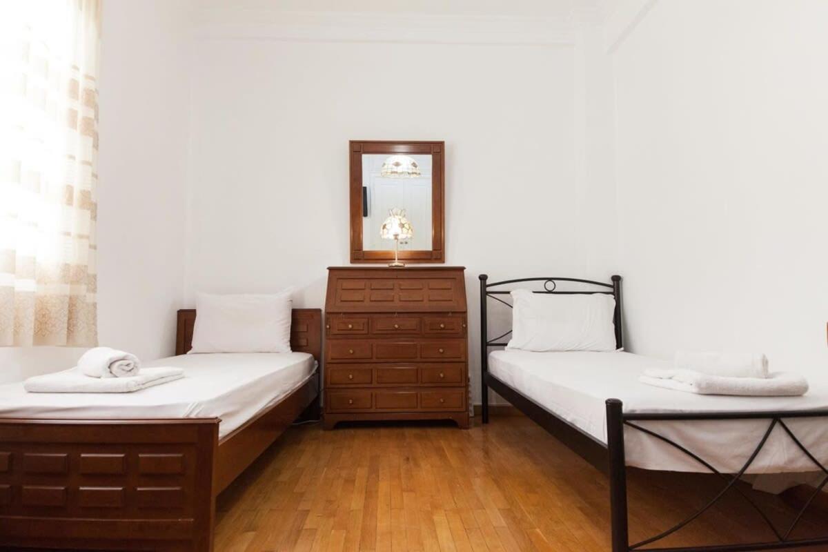 Charming Vintage 2Br Apartment With Balcony In Koukaki Афины Экстерьер фото