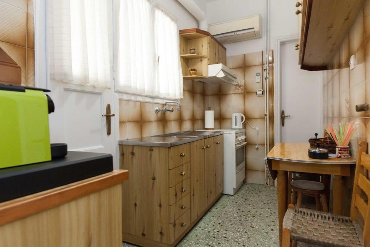 Charming Vintage 2Br Apartment With Balcony In Koukaki Афины Экстерьер фото